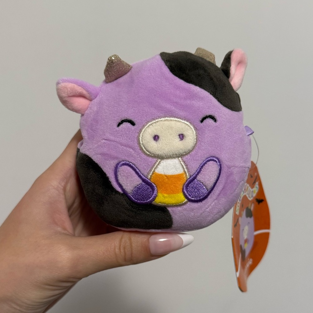 Squishmallow Alexie 4” Cow